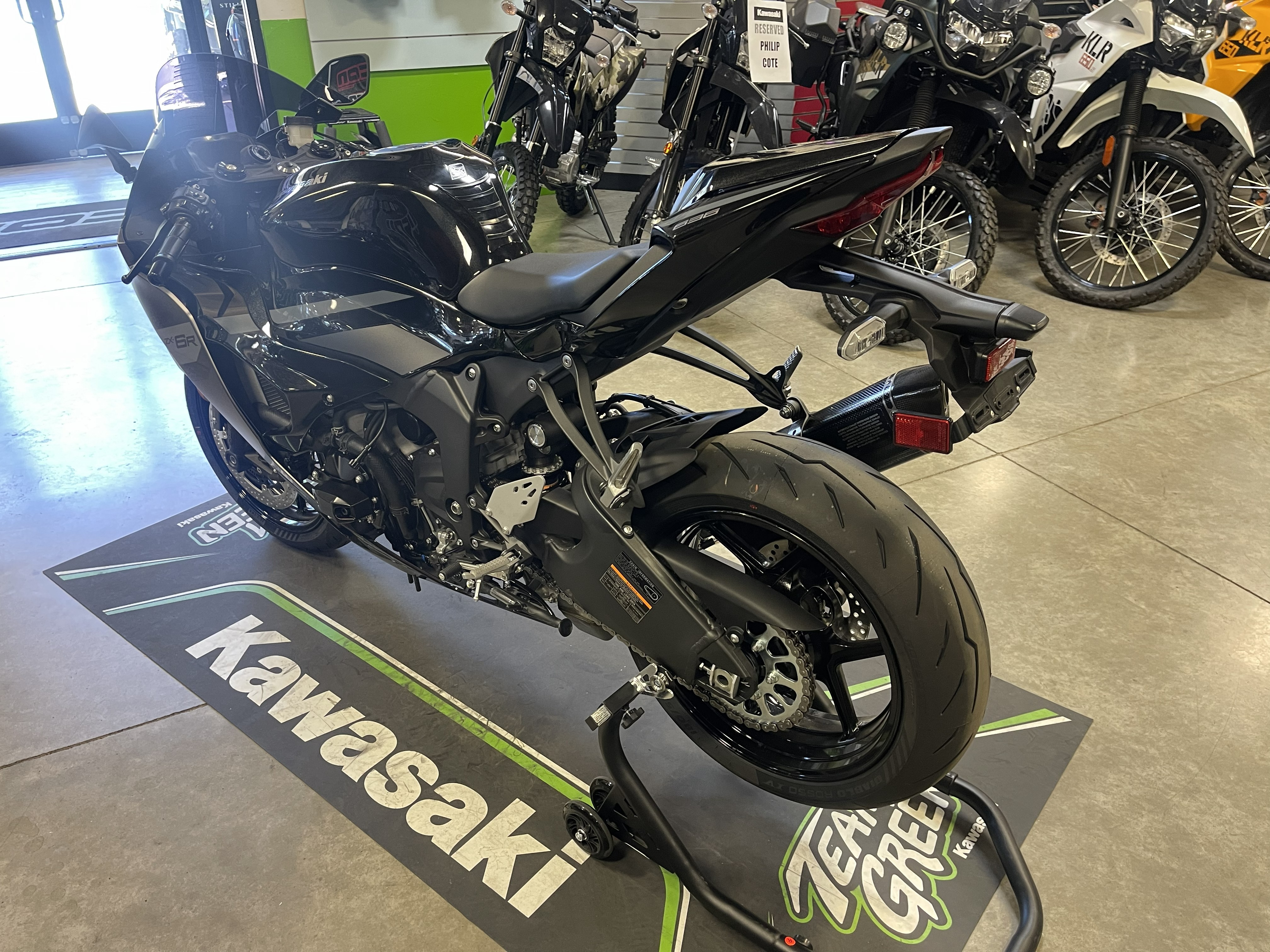 2026-KAWASAKI-NINJA-ZX-6R-ABS-Metallic-Matte-Graphenesteel-Gray